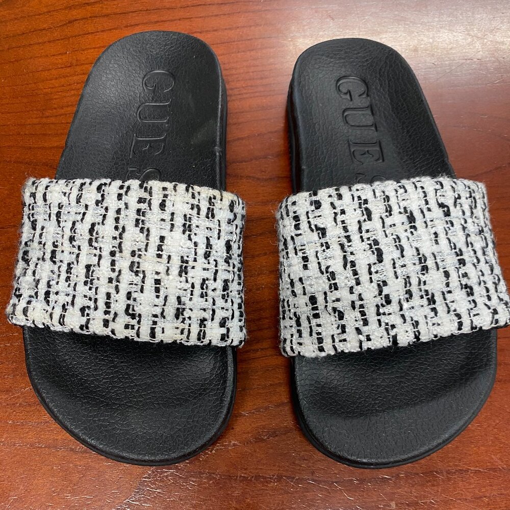 New! GUESS Women's Ravan black and white Tweed Sandal Size 6